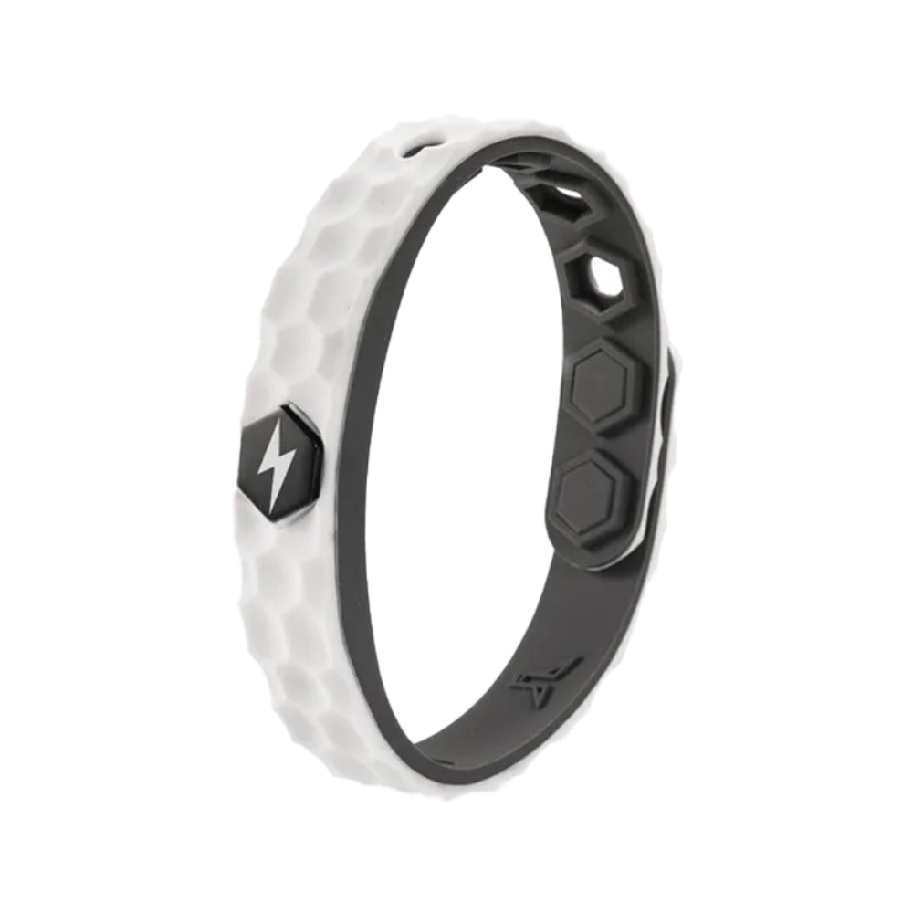 Pulseira antistática Bsmean com 2000 íons, feita em material branco, ideal para neutralizar eletricidade estática.