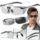 Óculos de sol UV fotochromáticos para homens da marca Jr, com lentes que se ajustam à luz ambiente.