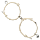 Par de pulseiras magnéticas para casais Ladychenile em tom bege, com detalhes elegantes e design para fortalecer vínculos.