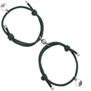 Conjunto de dois braceletes magnéticos para casais da Ladychenile, com detalhes verdes e design elegante.