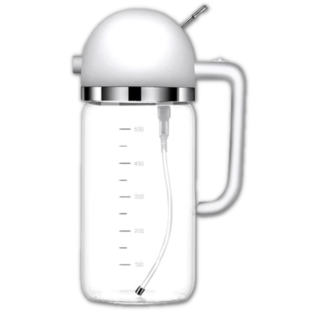 Borrifador de óleo e utensílio de cozinha da marca Genérico, recipiente branco com vaporizador e bico para despejar óleo.