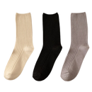 Três pares de meias de algodão com textura canelada para mulheres, da marca Sierra Socks, visualizadas dobradas e empilhadas.