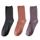 Três pares de meias de algodão com risca vertical para mulheres, da marca Sierra Socks, com detalhes de costura côtelée.