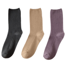 Três pares de meias de algodão com gola canelada para mulheres, marca Sierra Socks, visíveis em tom neutro.