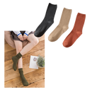 Três pares de meias de algodão com ribana para mulheres, ideais para o clima frio, marca Sierra Socks.