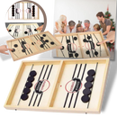 Jogo de hóquei de mesa em madeira da marca Pawst, com peças coloridas em uma mesa de jogo esportivo.