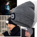 Gorro com luz LED da marca Tools & Home Improvement, com iluminação embutida para uso em atividades ao ar livre ou trabalhos noturnos.