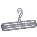 Conjunto de 2 cabides empilháveis Homyl para economia de espaço, feitos para organização de roupas na lavanderia.