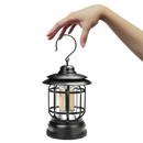 Lanterna de camping retrô à LED da Versear, portátil, ideal para atividades de camping e trilha, com design vintage e luz eficiente.