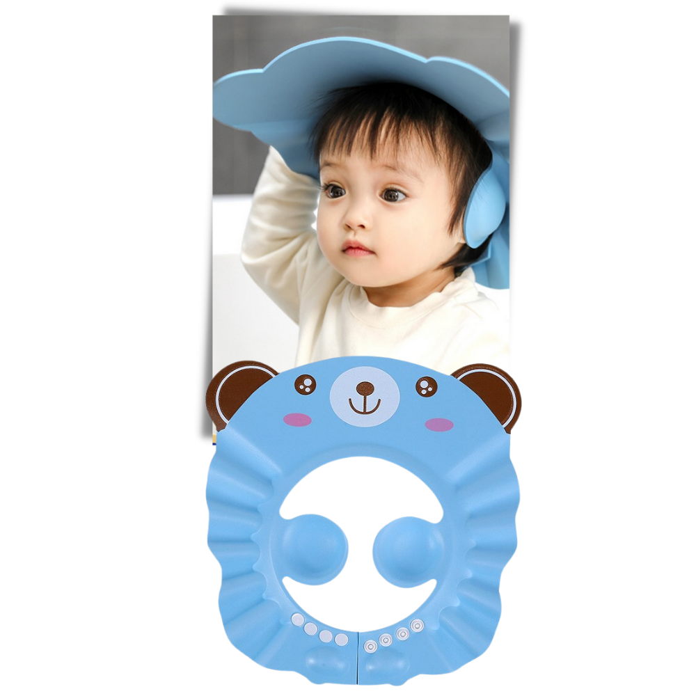 Touca de banho infantil Xiaocheng, protetor de orelhas e touca de banho confortável para crianças, em uso.