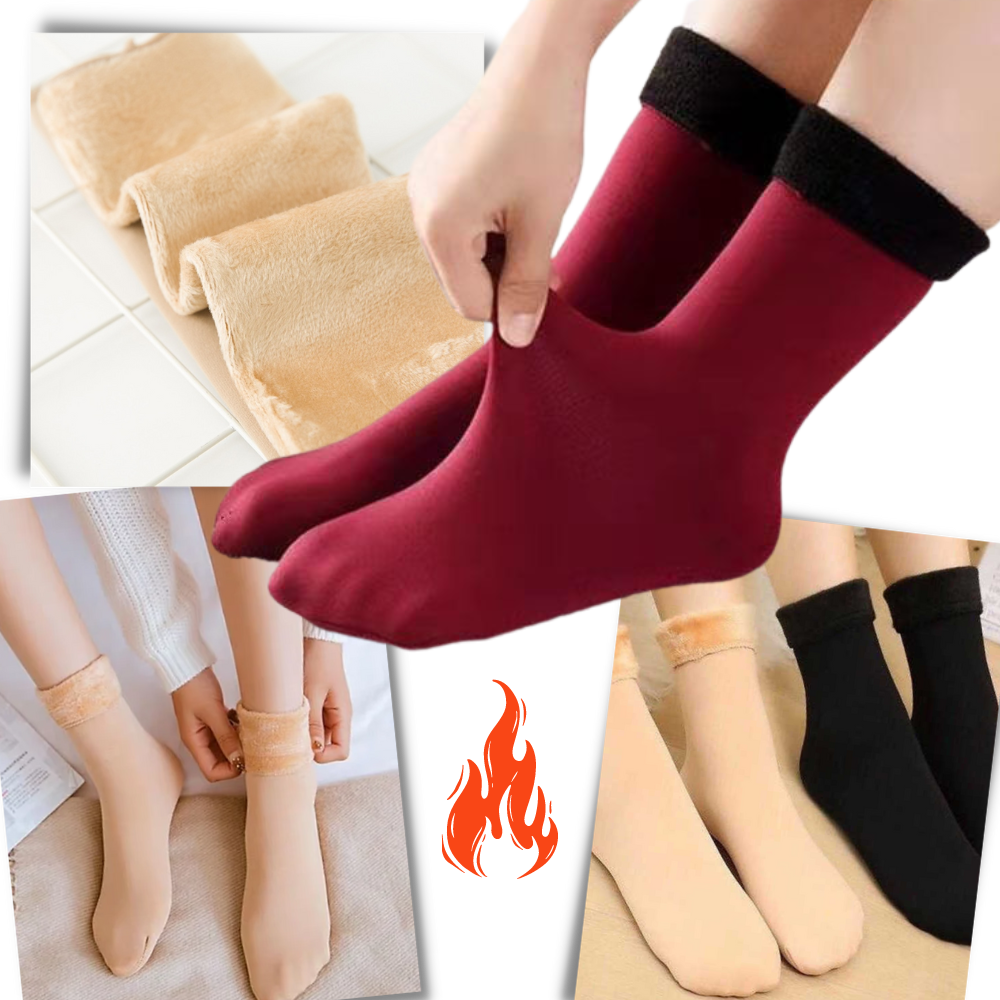 Conjunto de três pares de meias térmicas da Dependable Industries, feitas de material felpado para aquecimento e conforto.
