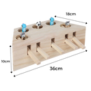 Brinquedo interativo de madeira com cinco buracos para gatos, acessório divertido para estimular a brincadeira do felino.