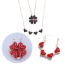 Colar de coração com trevo de quatro folhas ajustável da marca Katgi, feito em prata com design delicado e detalhes elegantes