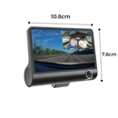 Câmera de bordo DVR Full HD Pittasoft instalada em carro, capturando imagens com alta resolução para segurança veicular.