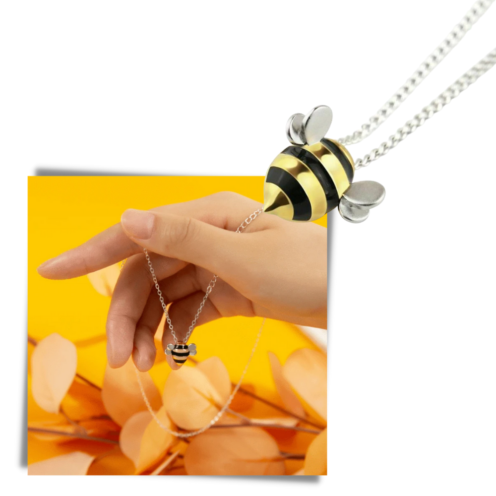 Colar em formato de abelha da marca Newpee, com design delicado e detalhe em metal dourado, perfeito para acessórios femininos.