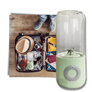 Mini liquidificador portátil Cofest com seis lâminas para preparar smoothies e drinks em qualquer lugar.