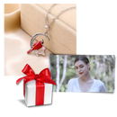 Colar Ottwn com pingente de cardeal em formato de coração, acessório de joalheria delicado e elegante.
