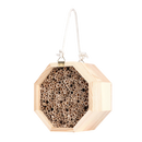 Casa de madeira hexagonal para abelhas, produto de desinsetização da marca Stibadium, com estrutura de decoração para abelhas.