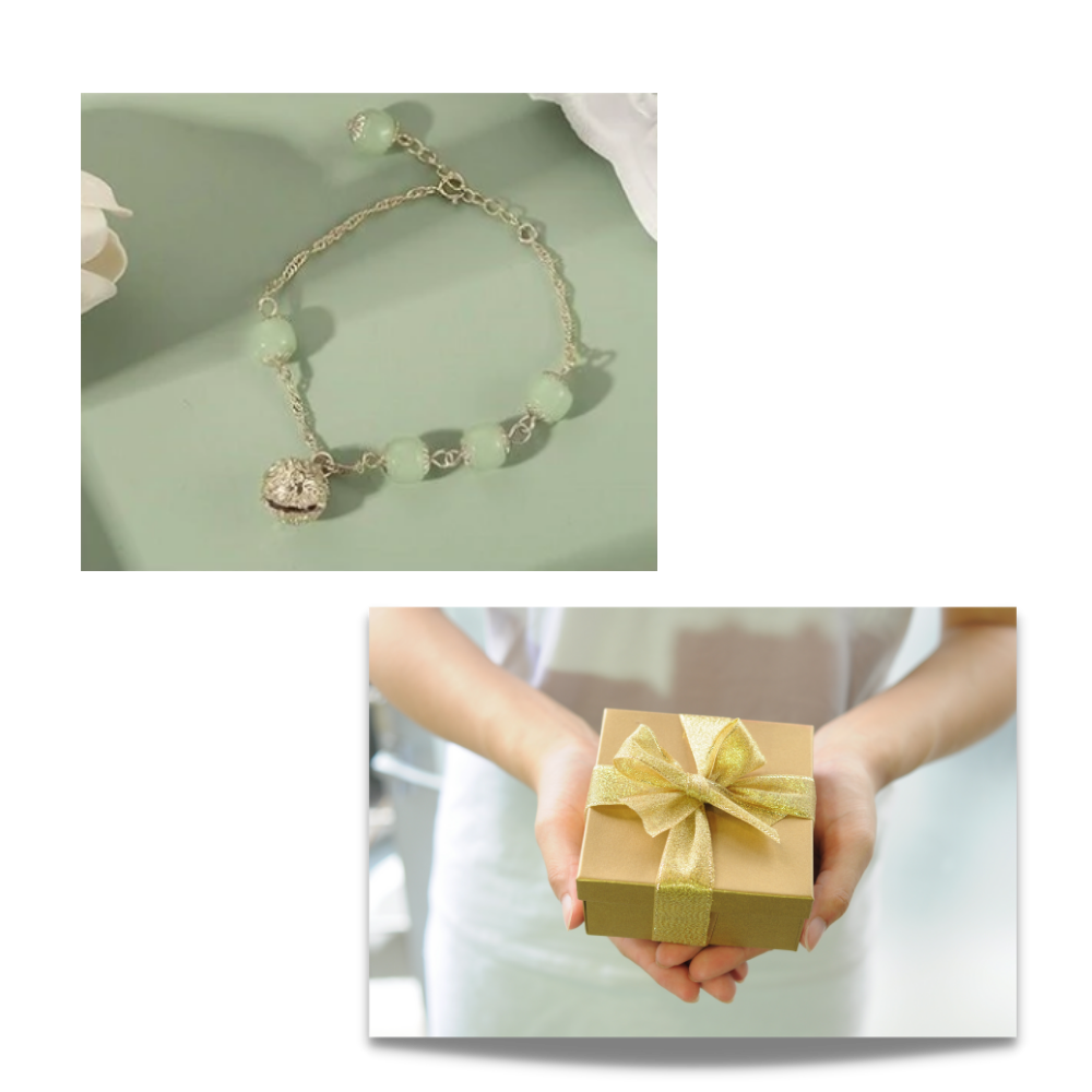 Pulseira de jade de Hetian com sino, feita pela marca Falx, mostrando detalhes do acessório em destaque.