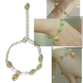 Pulseira de jade Hetian com sino, estilo artesanal, feita pela marca Falx, visível detalhes da peça em imagem.