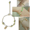 Pulseira de jade Hetian com sino, estilo artesanal, feita pela marca Falx, visível detalhes da peça em imagem.
