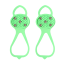 Crampons antideslizantes verdes da Flyingtoy para atividades de inverno, com picos para melhor aderência em superfícies geladas.