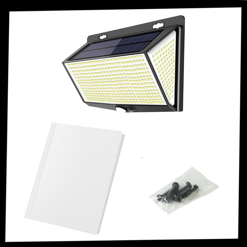 Luminária solar externa Ktcina com 468 LEDs, iluminação eficiente para áreas ao ar livre, vista do pacote com luzes acesas.