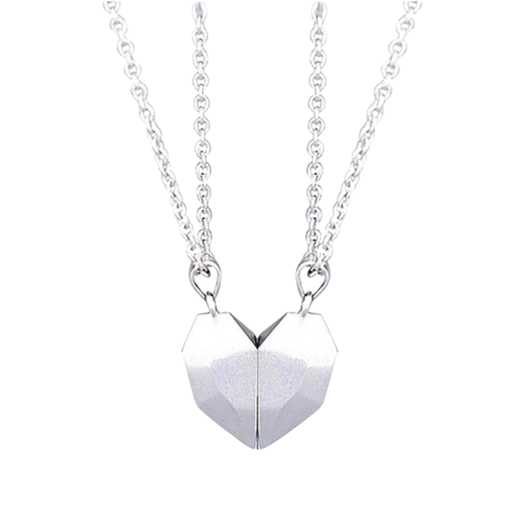 Par de colares magnéticos Taehoxa em prata, com design elegante e detalhes finos, exibidos sobre fundo branco.