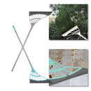 Vassoura telescópica em borracha da Blackbox para limpeza doméstica, com cabo ajustável e cabeça de borracha flexível.