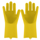 Luvas de silicone amarelas para limpeza doméstica, resistentes e multifuncionais, da marca Munchen, usadas em tarefas de lavagem.