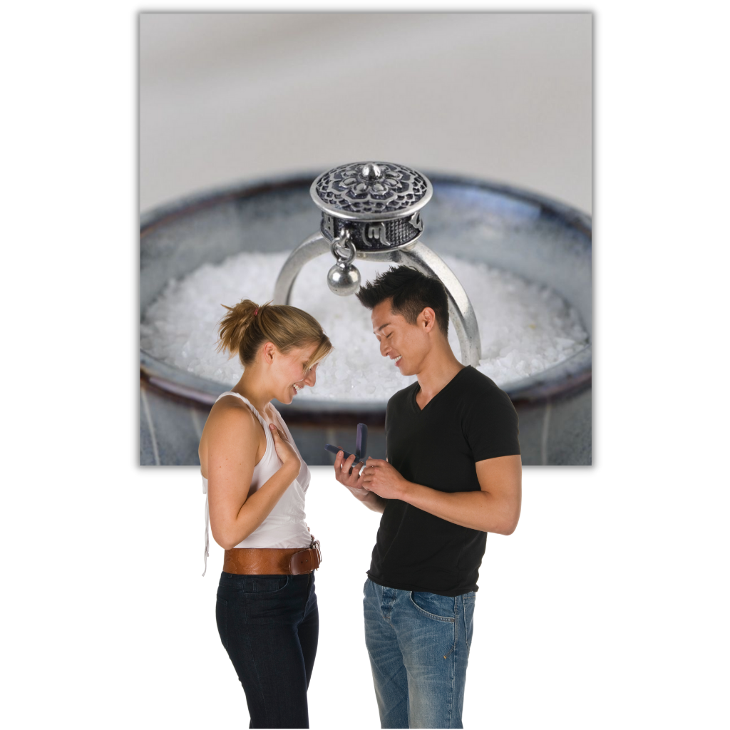 Anel feminino ajustável com mantra budista rotativo da marca Freedx, detalhado e elegante, ideal para uso diário.