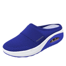 Sapatos slip-on azuis da Ozerty França com almofada de ar para diabéticos, projetados para conforto e cuidado do dorso.
