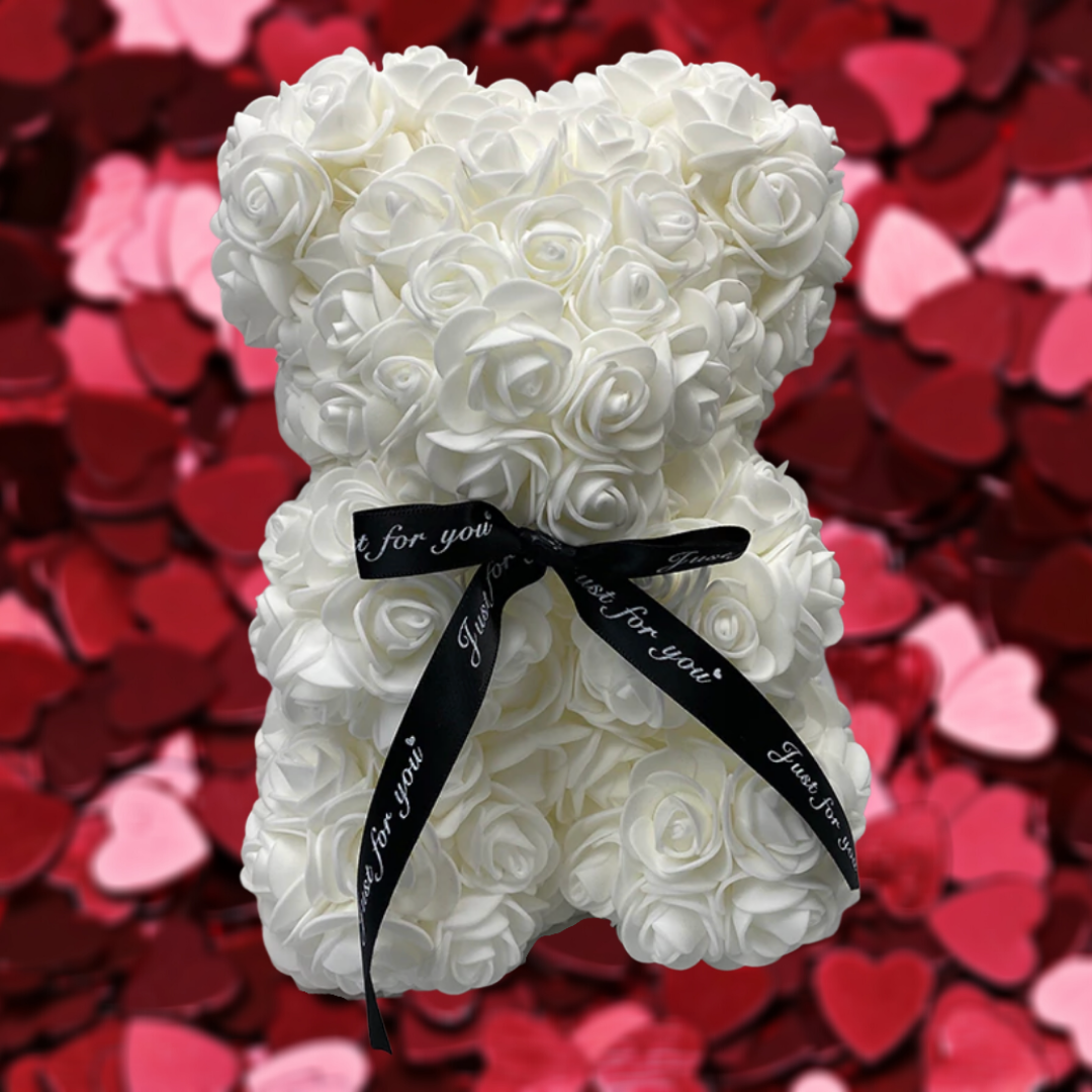 Boneco Ours em Rosas da Bafind, figurinha decorativa em coffret com detalhes vermelhos e delicados.