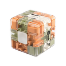 Cubo labirinto Brain Builder da Shuwnd, quebra-cabeça 3D com esfera móvel, em cores verde e laranja sobre fundo branco.