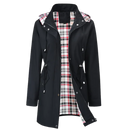 Casaco trench-coat preto da Musuos, impermeável e elegante, ideal para roupas de uso externo em dias chuvosos.