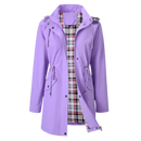 Casaco trench-coat impermeável e elegante da Musuos em tom roxo, ideal para roupas de exterior à prova d'água.
