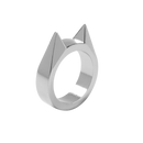 Anel de autodefesa com detalhes de orelha de gato em acabamento prateado, design de anel Dp-iot para proteção pessoal.
