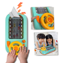 Brinquedo educativo de simulação de condução da marca Cn, com volante, pedais e painel de controle para crianças.