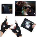 Paire de gants à LED étanches pour camping et randonnée, marque Countdown, avec lumières intégrées visibles.
