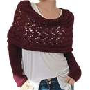 Casaco de tricô aconchegante com ombros descobertos da marca Basico, ideal para looks confortáveis e elegantes.