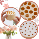 Suporte criativo para arranjos florais da marca Otemrcloc, com design inovador para vasos de composição floral.