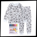Pijama à colorir da Bjutir, roupas de dormir com desenhos de rabiscos para decorar e usar em momentos de relaxamento.