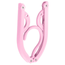 Cabides dobráveis de dupla altura em rosa, para roupas, feitos pela marca AB00130, ideal para organização de lavanderia.