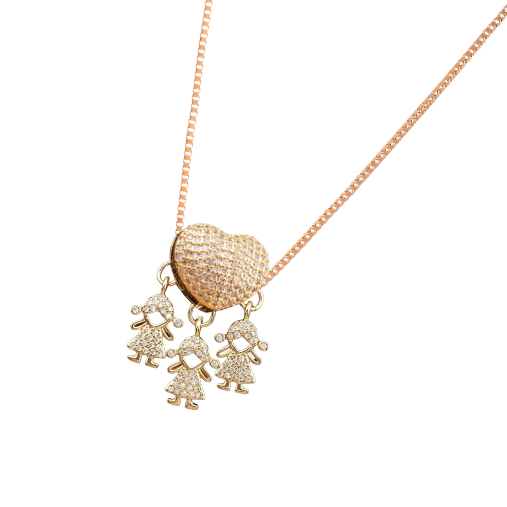 Colar elegante com pingentes para mãe, com três meninas, da marca Haribason, em estilo delicado e sofisticado.