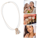 Colar elegante para mamãe com pingentes delicados, feito pela marca Haribason, mostrado na imagem.