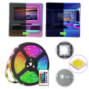 Fita LED RGB econômica da Flw, aparelho de iluminação com luzes coloridas e efeito de iluminação vibrante.