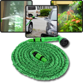 Mangueira de jardim extensível com pulverizador da marca Felji, ideal para irrigação e cuidados com plantas.