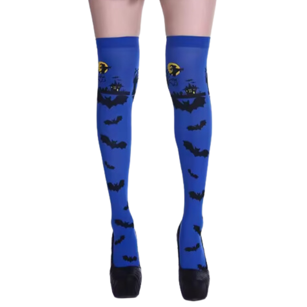 Meias de compressão da Elegant Moments com desenhos festivos de Halloween, morcegos azuis e detalhes temáticos.