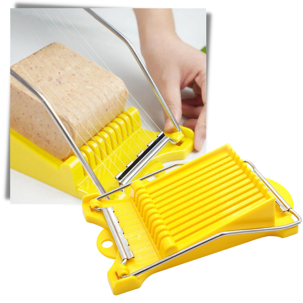 Decoupeur e trancheur de alimentos Foeses, utensílios de cozinha brancos, mostrados em uso na imagem.