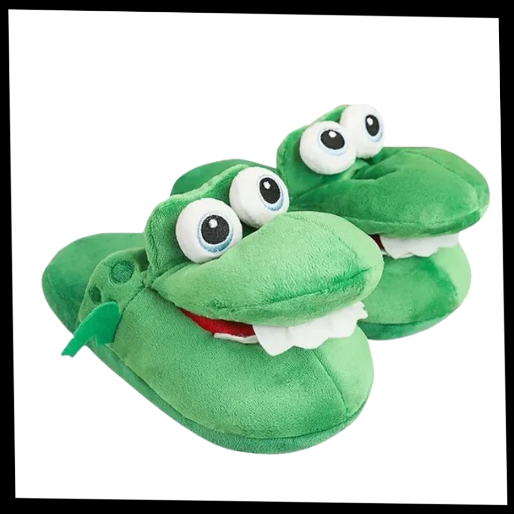 Chinelos divertidos de crocodilo Floepx, confortáveis e fofos, vistos em pacote com vários pares em tons verdes.